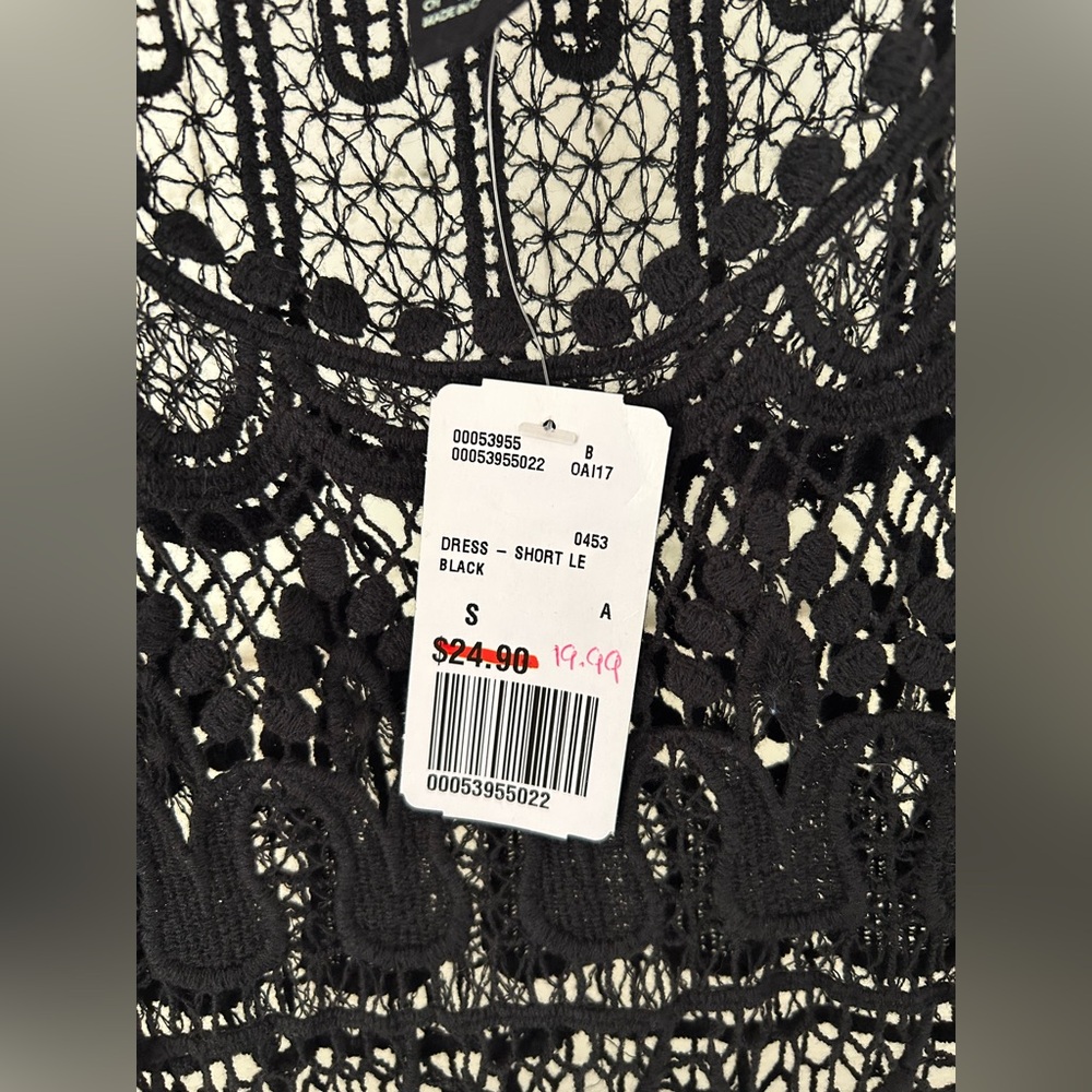 Forever 21 Black Butterfly and Floral Crochet Dress
Size: Small
NWT - Picture 8 of 12